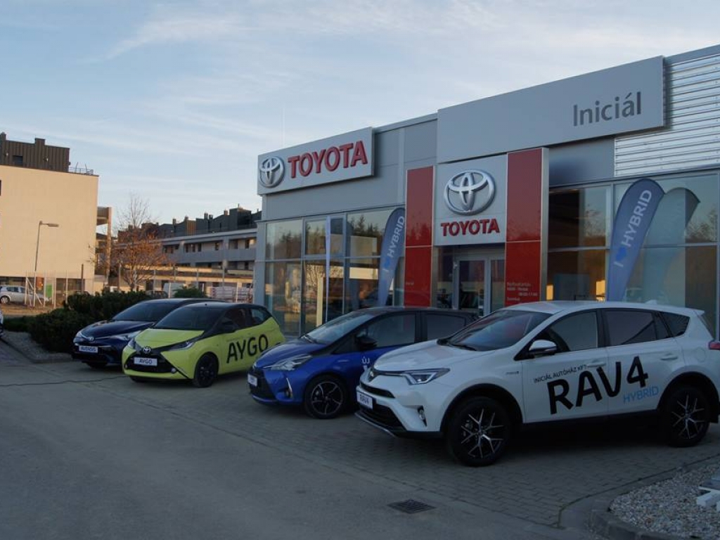 Toyota szalon nyitás Sopronban